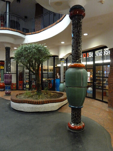 Hundertwasser-Bahnhof 021