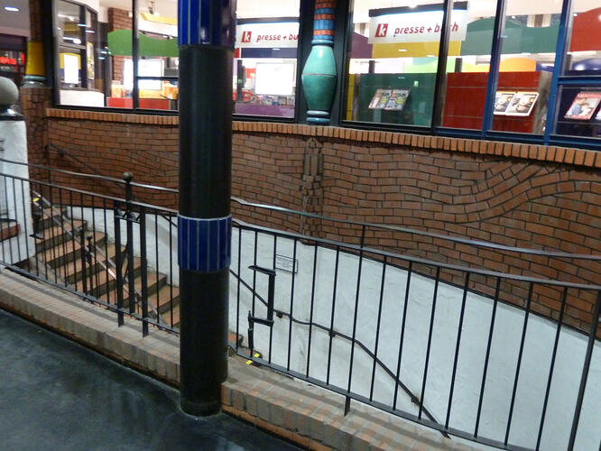 Hundertwasser-Bahnhof 031