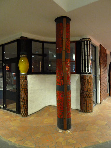 Hundertwasser-Bahnhof 024