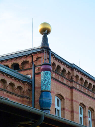 Hundertwasser-Bahnhof 053