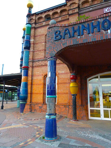 Hundertwasser-Bahnhof 011