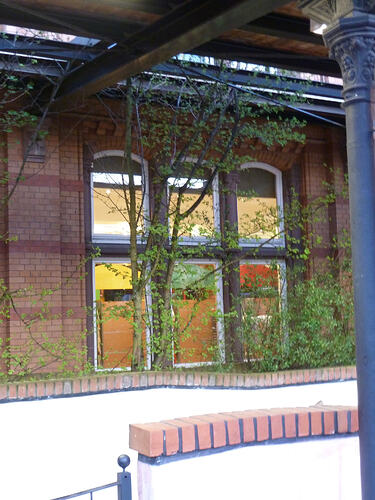 Hundertwasser-Bahnhof 042