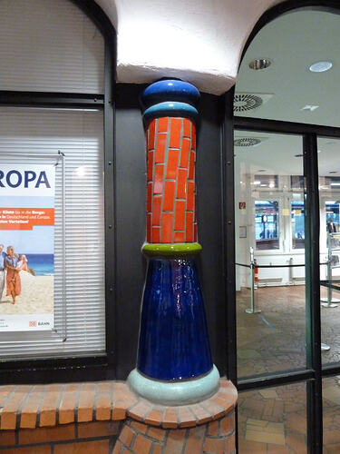Hundertwasser-Bahnhof 032
