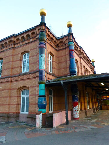 Hundertwasser-Bahnhof 047