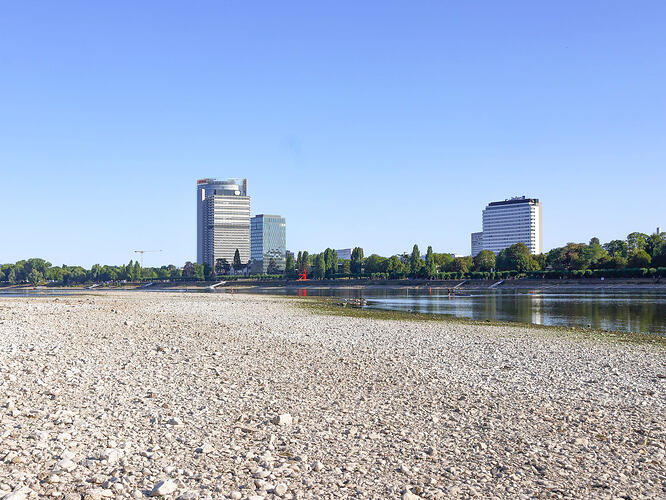 record-date-not-stated-bonn-ger-natur-trockenheit-rhein-pegel-niedrigwasser-bonn-28.07.2026-d