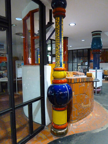 Hundertwasser-Bahnhof 027