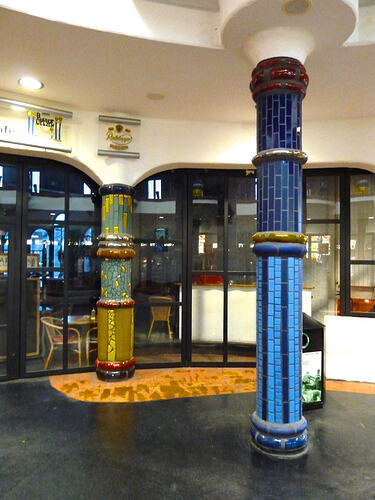 Hundertwasser-Bahnhof 018