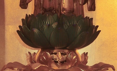 two-lotus-seat-under-Buddhas-statue